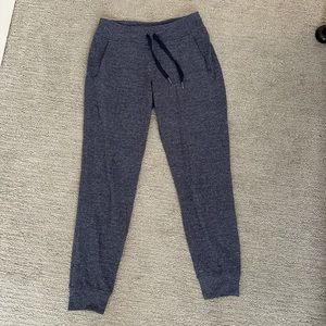 Gray/Blue Lululemon jogger sweatpant, soft, size 6, mid-rise